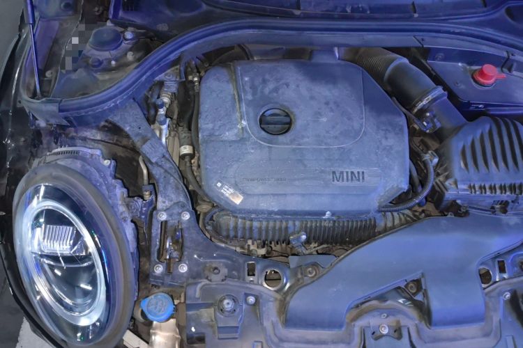 Used MINI Clubman 2021 2.0T COOPER S Engine Bay Right