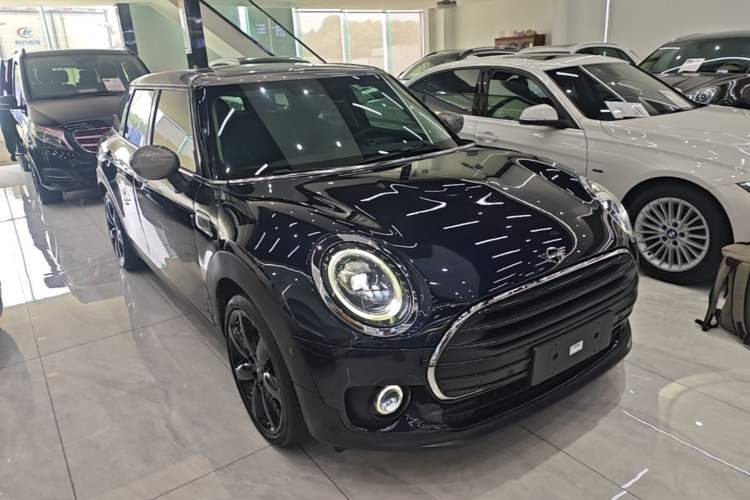 Used MINI Clubman 2021 1.5T COOPER Connoisseur Front Right 45 Deg