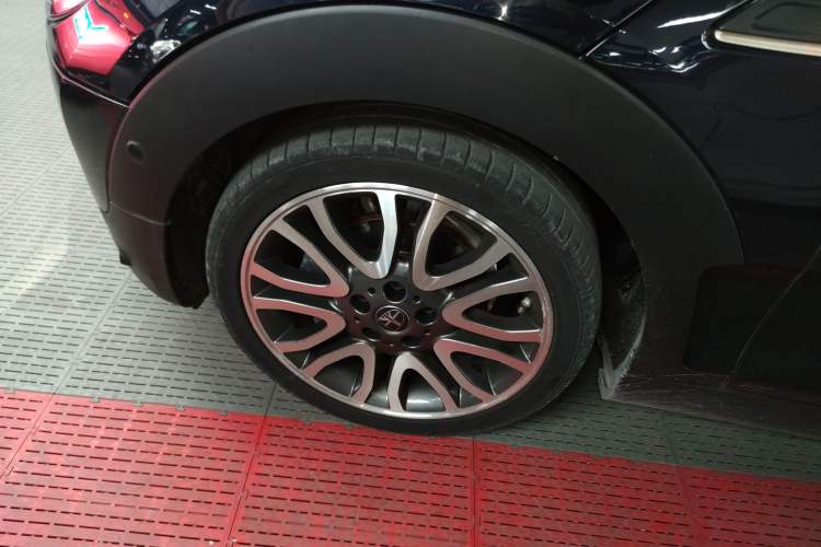 Used MINI Clubman 2021 1.5T COOPER Connoisseur Left Front Wheel Hub
