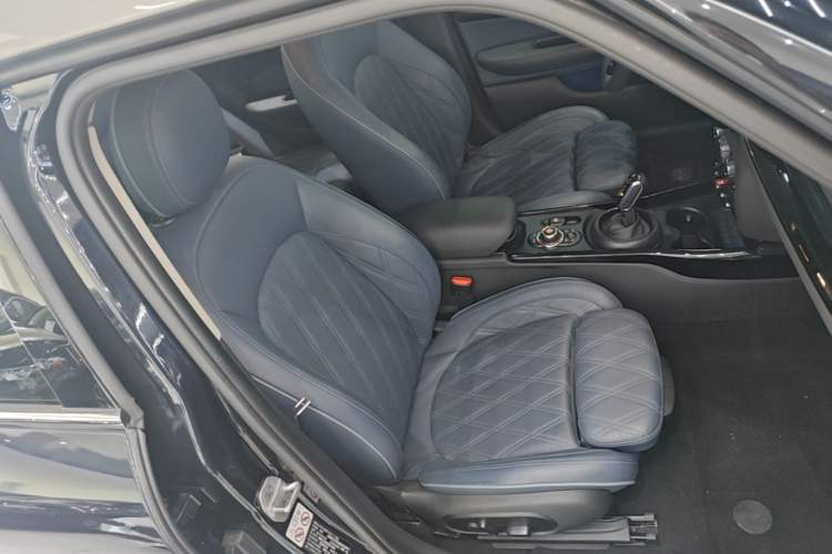 Used MINI Clubman 2021 1.5T COOPER Connoisseur Right Front Seat