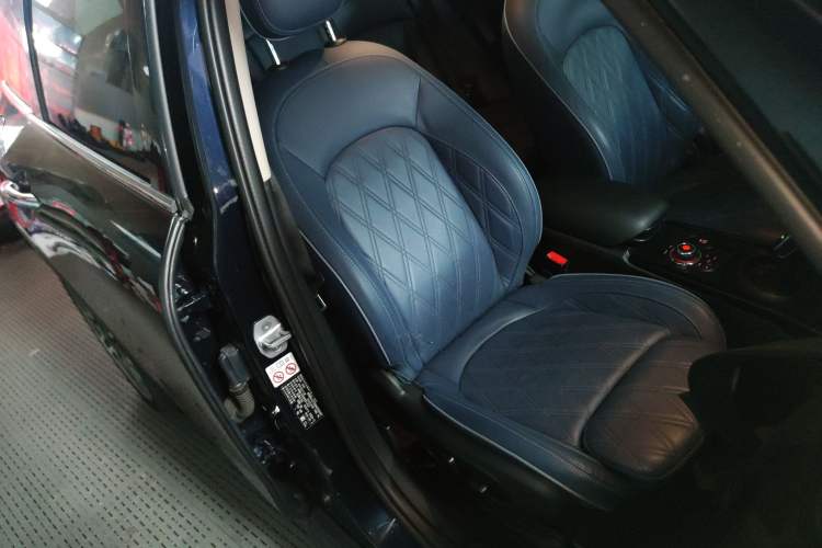 Used MINI Clubman 2021 1.5T COOPER Connoisseur Right Front Seat