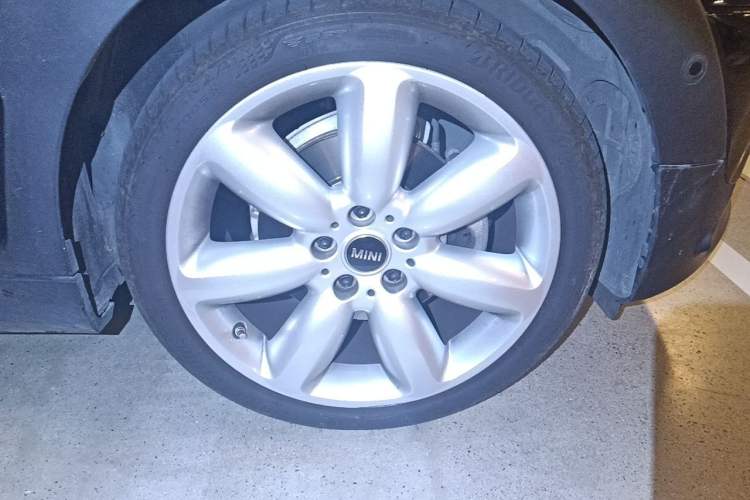 Used MINI Clubman 2021 1.5T COOPER Connoisseur Right Front Wheel Hub