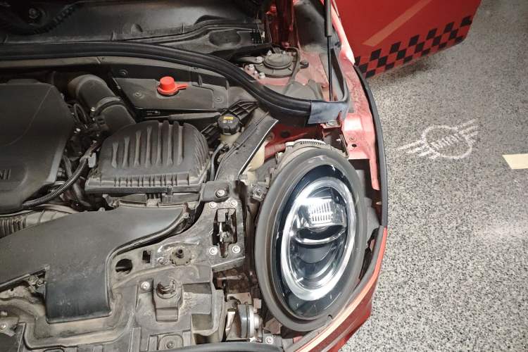Used MINI Clubman 2021 2.0T COOPER S Engine Bay Left