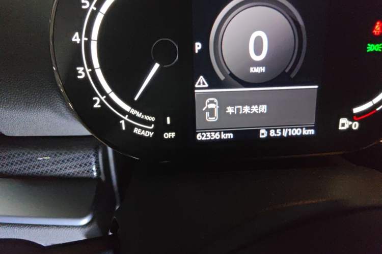 Used MINI Clubman 2021 1.5T COOPER Connoisseur Odometer Close Up