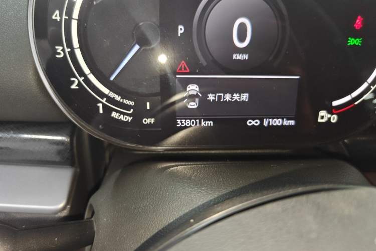 Used MINI Clubman 2021 2.0T COOPER S Odometer Close Up