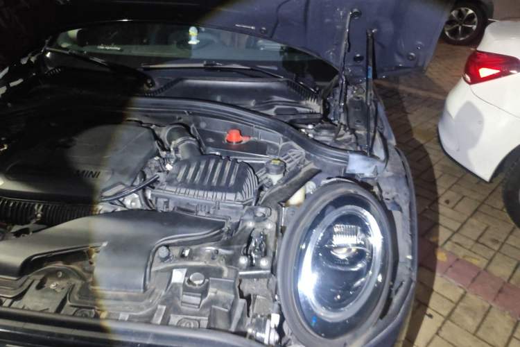 Used MINI Clubman 2021 2.0T COOPER S Engine Bay Left