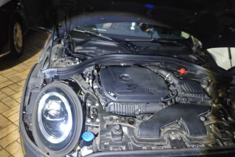 Used MINI Clubman 2021 2.0T COOPER S Engine Bay Right