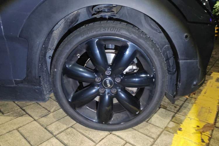 Used MINI Clubman 2021 2.0T COOPER S Right Front Wheel Hub
