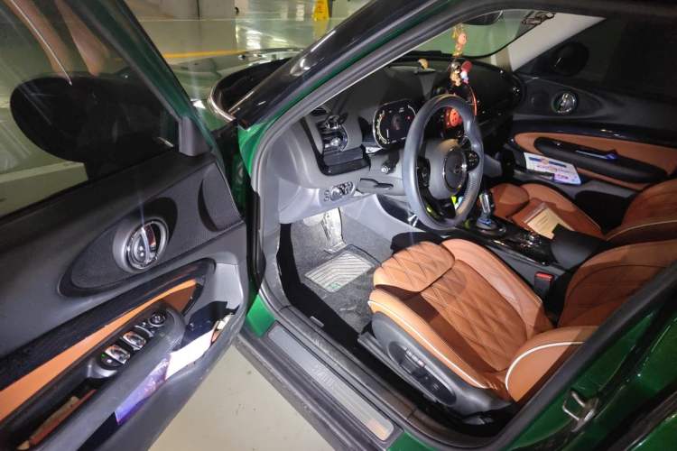 Used MINI Clubman 2021 1.5T COOPER Connoisseur Interior 3