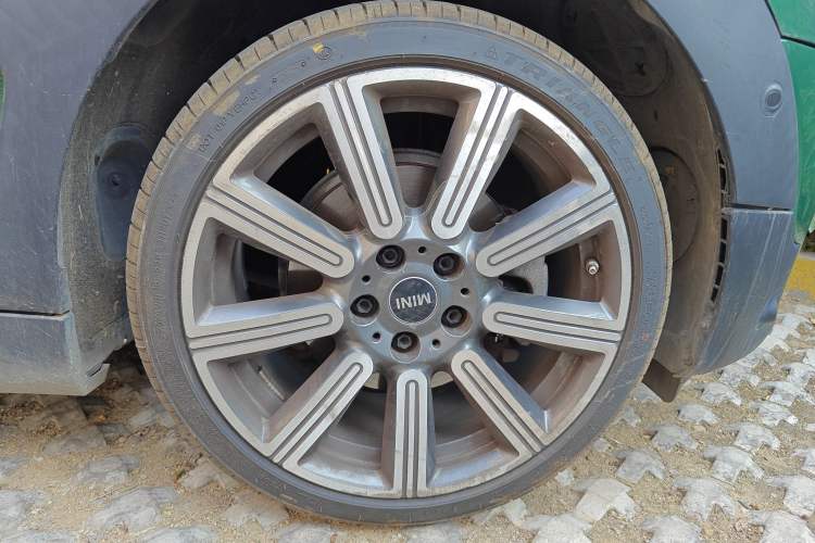 Used MINI Clubman 2021 1.5T COOPER Connoisseur Right Front Wheel Hub