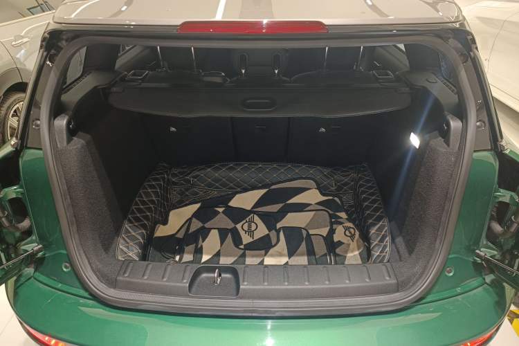 Used MINI Clubman 2021 2.0T COOPER S Trunk