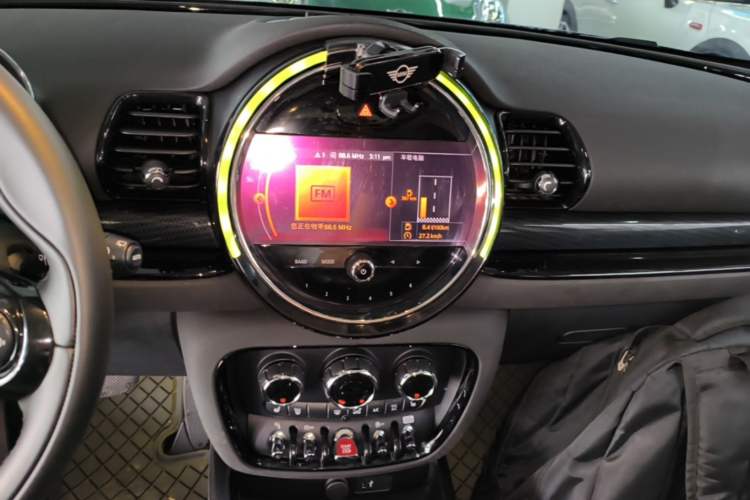 Used MINI Clubman 2021 1.5T COOPER Connoisseur Audio And AC Panel