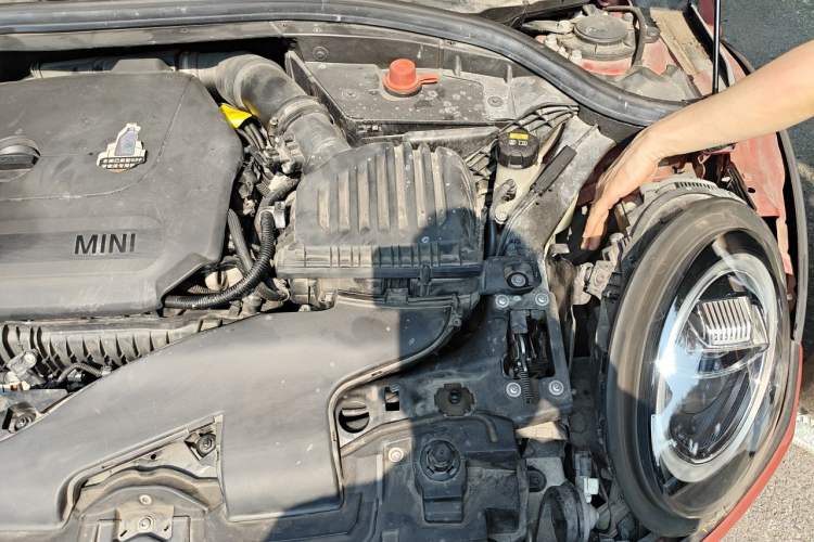 Used MINI Clubman 2021 1.5T COOPER Connoisseur Engine Bay Left