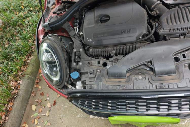 Used MINI Clubman 2021 2.0T COOPER S Engine Bay Right