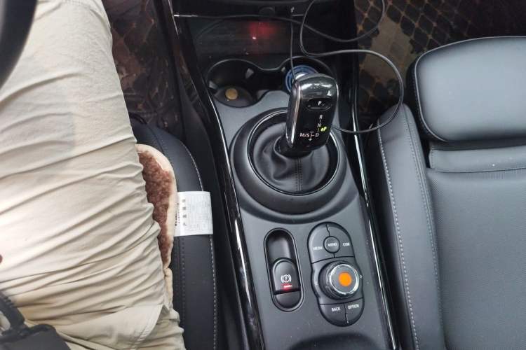 Used MINI Clubman 2021 1.5T ONE Gear Lever