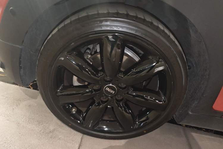 Used MINI Clubman 2021 1.5T COOPER Connoisseur Left Front Wheel Hub