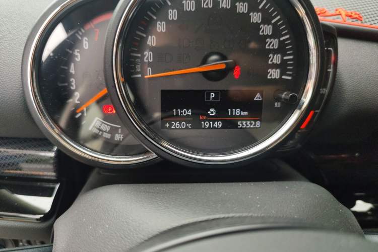 Used MINI Clubman 2021 1.5T ONE Odometer Close Up
