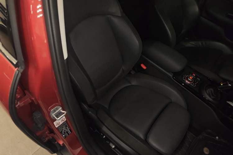 Used MINI Clubman 2021 1.5T COOPER Connoisseur Right Front Seat
