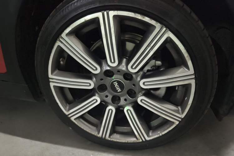 Used MINI Clubman 2021 1.5T COOPER Connoisseur Right Front Wheel Hub