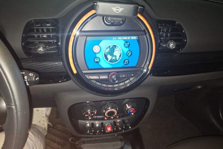 Used MINI Clubman 2021 1.5T ONE Audio And AC Panel