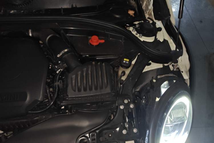 Used MINI Clubman 2021 1.5T COOPER Connoisseur Engine Bay Left