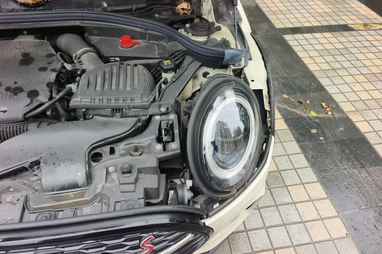 Used MINI Clubman 2021 2.0T COOPER S Engine Bay Left