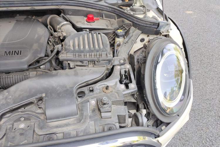 Used MINI Clubman 2021 2.0T COOPER S Engine Bay Left