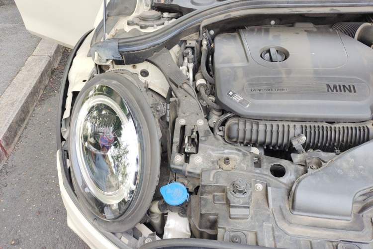 Used MINI Clubman 2021 2.0T COOPER S Engine Bay Right