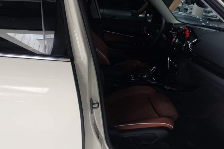 Used MINI Clubman 2021 1.5T COOPER Connoisseur Right Front Seat