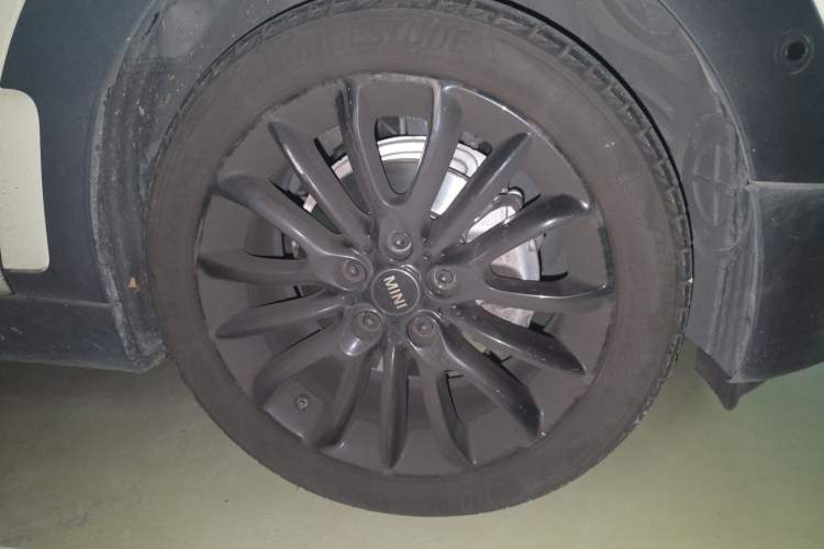 Used MINI Clubman 2021 1.5T ONE Right Front Wheel Hub