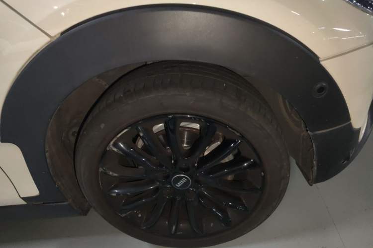 Used MINI Clubman 2021 1.5T ONE Right Front Wheel Hub