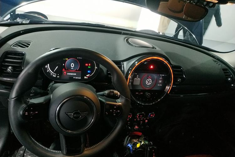 Used MINI Clubman 2022 Facelift 1.5T COOPER Connoisseur Center Console