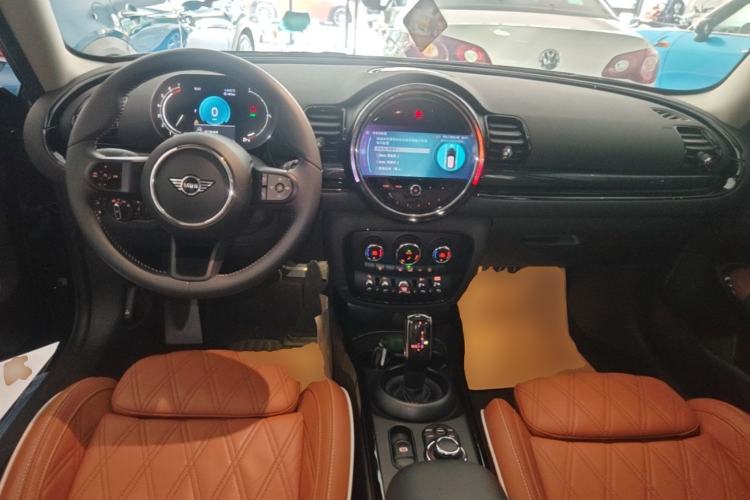 Used MINI Clubman 2022 Facelift 1.5T COOPER Connoisseur Center Console