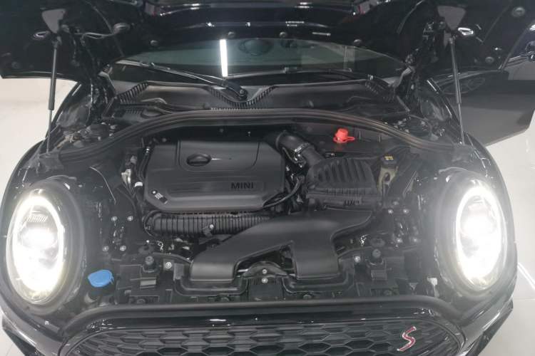 Used MINI Clubman 2022 Updated 2.0T COOPER S Engine Bay