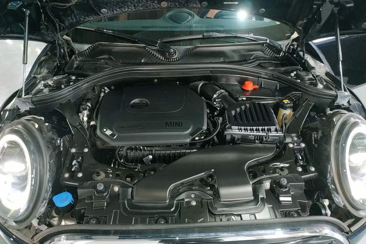 Used MINI Clubman 2022 Facelift 1.5T COOPER Connoisseur Engine Bay