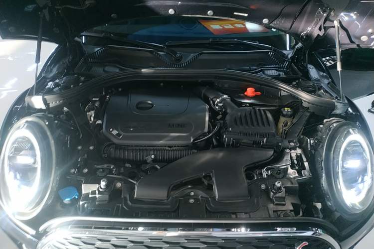 Used MINI Clubman 2022 2.0T COOPER S Engine Bay