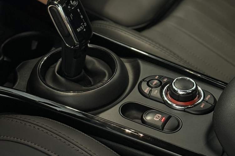 Used MINI Clubman 2022 2.0T COOPER S Exterior 4