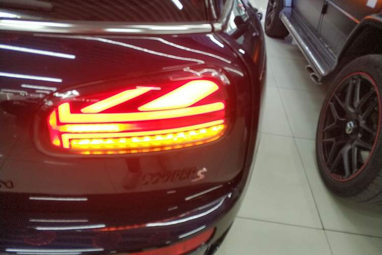 Used MINI Clubman 2022 2.0T COOPER S Exterior 5