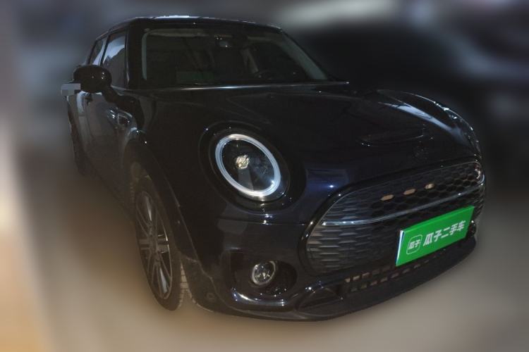Used MINI Clubman 2022 Updated 2.0T COOPER S Front Right 45 Deg