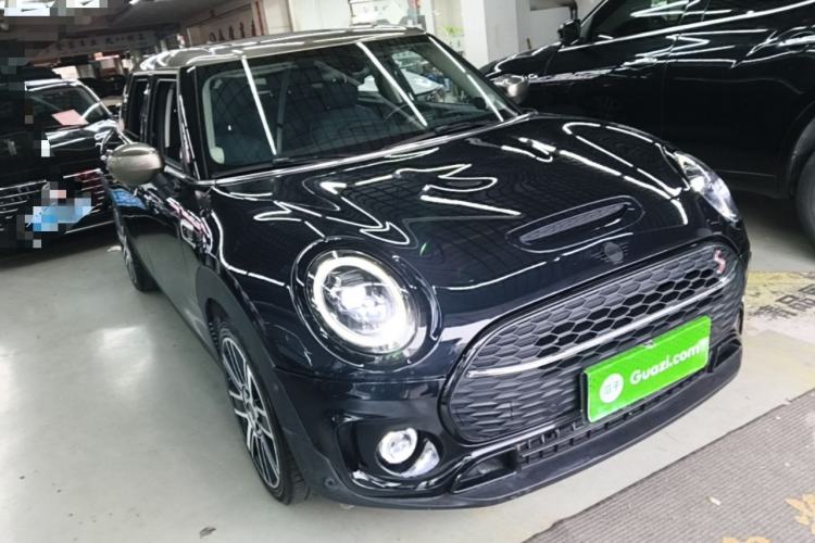 Used MINI Clubman 2022 Updated 2.0T COOPER S Front Right 45 Deg