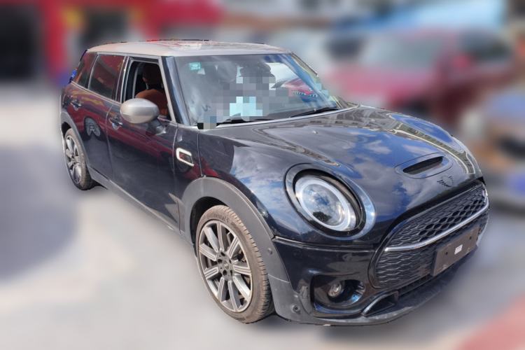 Used MINI Clubman 2022 Updated 2.0T COOPER S Front Right 45 Deg