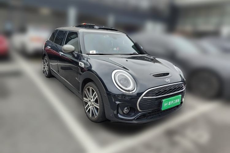 Used MINI Clubman 2022 Updated 2.0T COOPER S Front Right 45 Deg