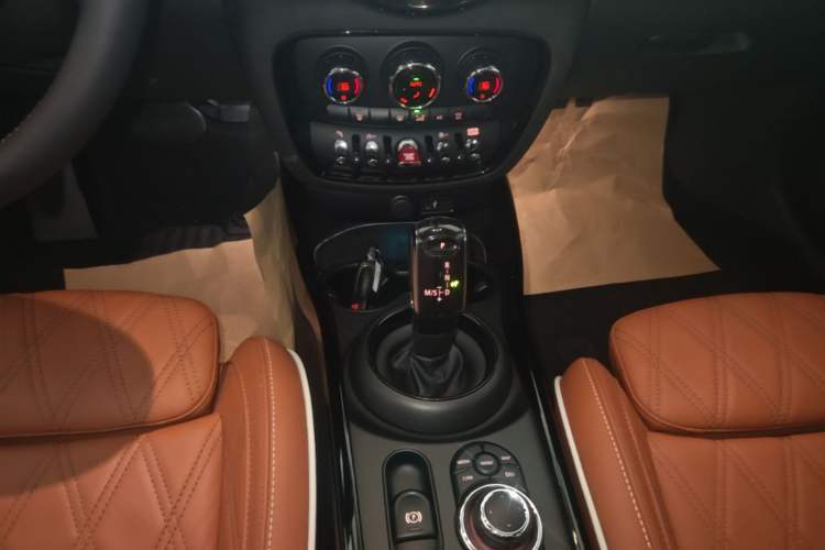 Used MINI Clubman 2022 Facelift 1.5T COOPER Connoisseur Gear Lever