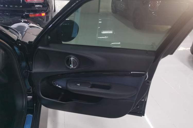 Used MINI Clubman 2022 Updated 2.0T COOPER S Interior 5