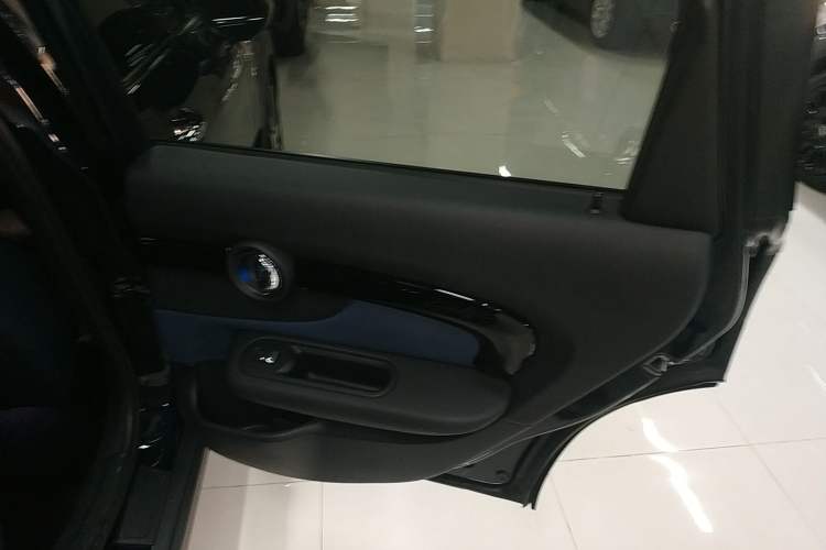 Used MINI Clubman 2022 2.0T COOPER S Interior 6