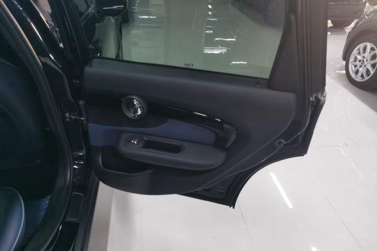 Used MINI Clubman 2022 Updated 2.0T COOPER S Interior 6