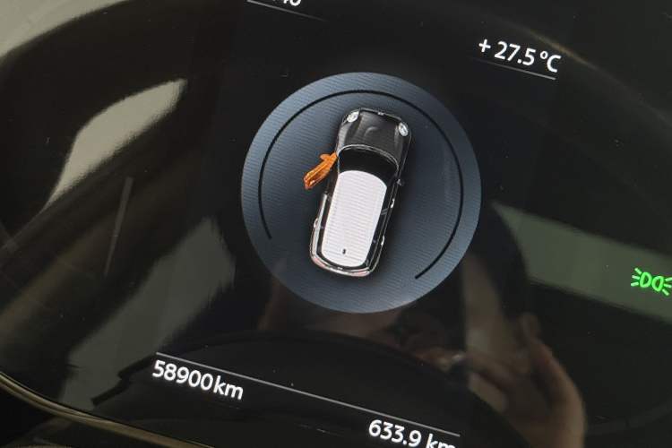 Used MINI Clubman 2022 2.0T COOPER S Odometer Close Up