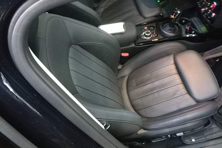 Used MINI Clubman 2022 2.0T COOPER S Right Front Seat