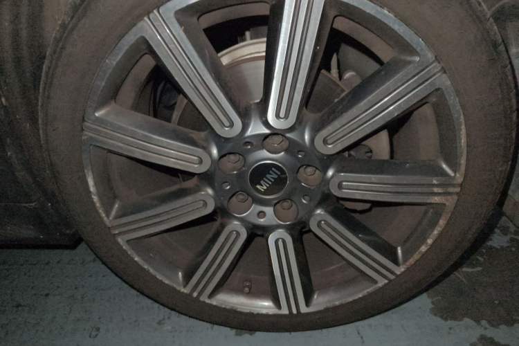 Used MINI Clubman 2022 1.5T COOPER Connoisseur Right Front Wheel Hub