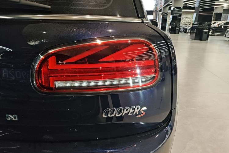 Used MINI Clubman 2022 Updated 2.0T COOPER S Right Rear Taillight